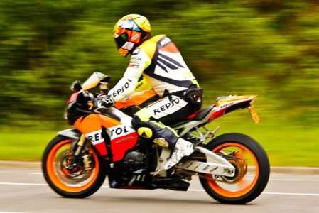 Comment mieux connaitre la longévité d&rsquo;un pneu moto ?