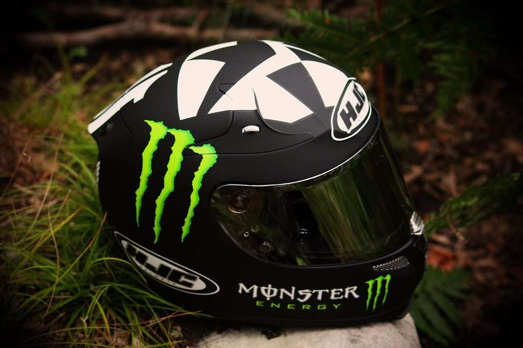 Se garer avec son casque