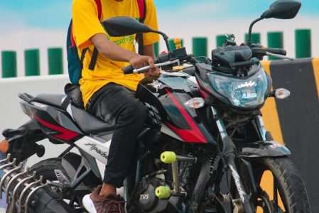 Meilleures genouillères moto [Guide Ultime]